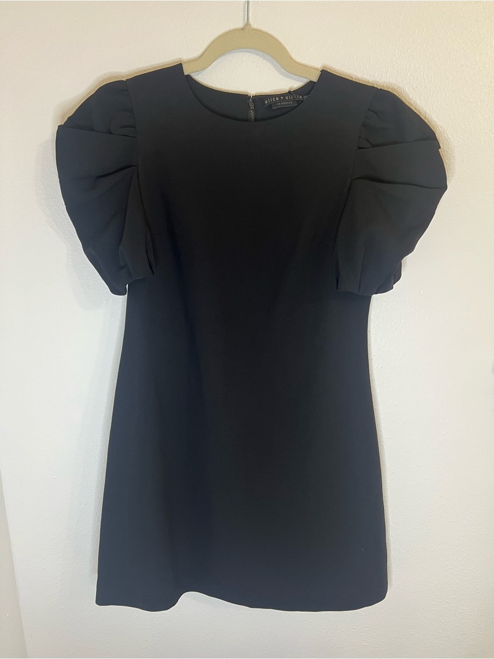 Alice + Olivia Black Puff-Sleeve Mini Shift Dress